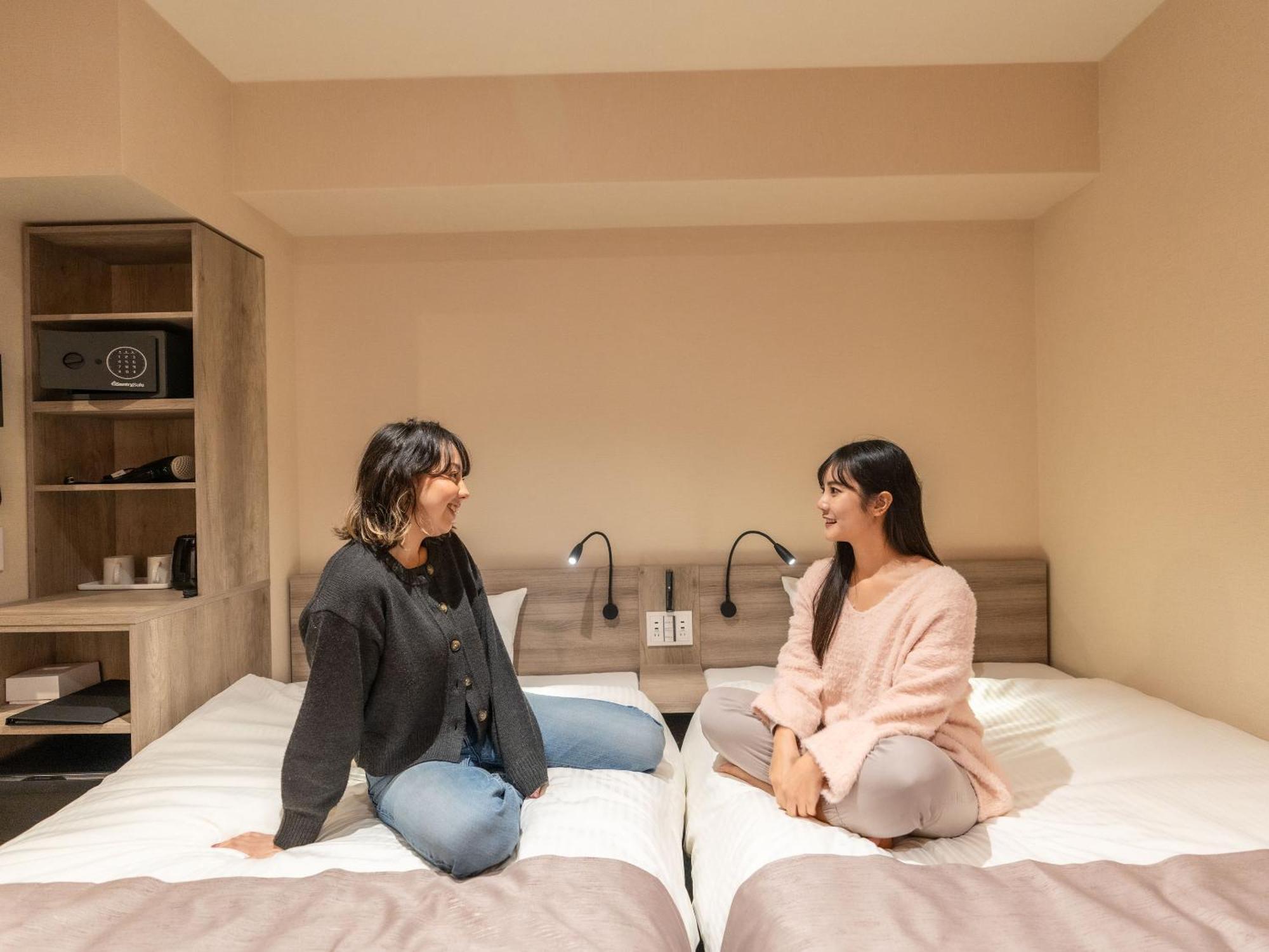 Hotel Sanrriott Shinsaibashi Осака Екстериор снимка