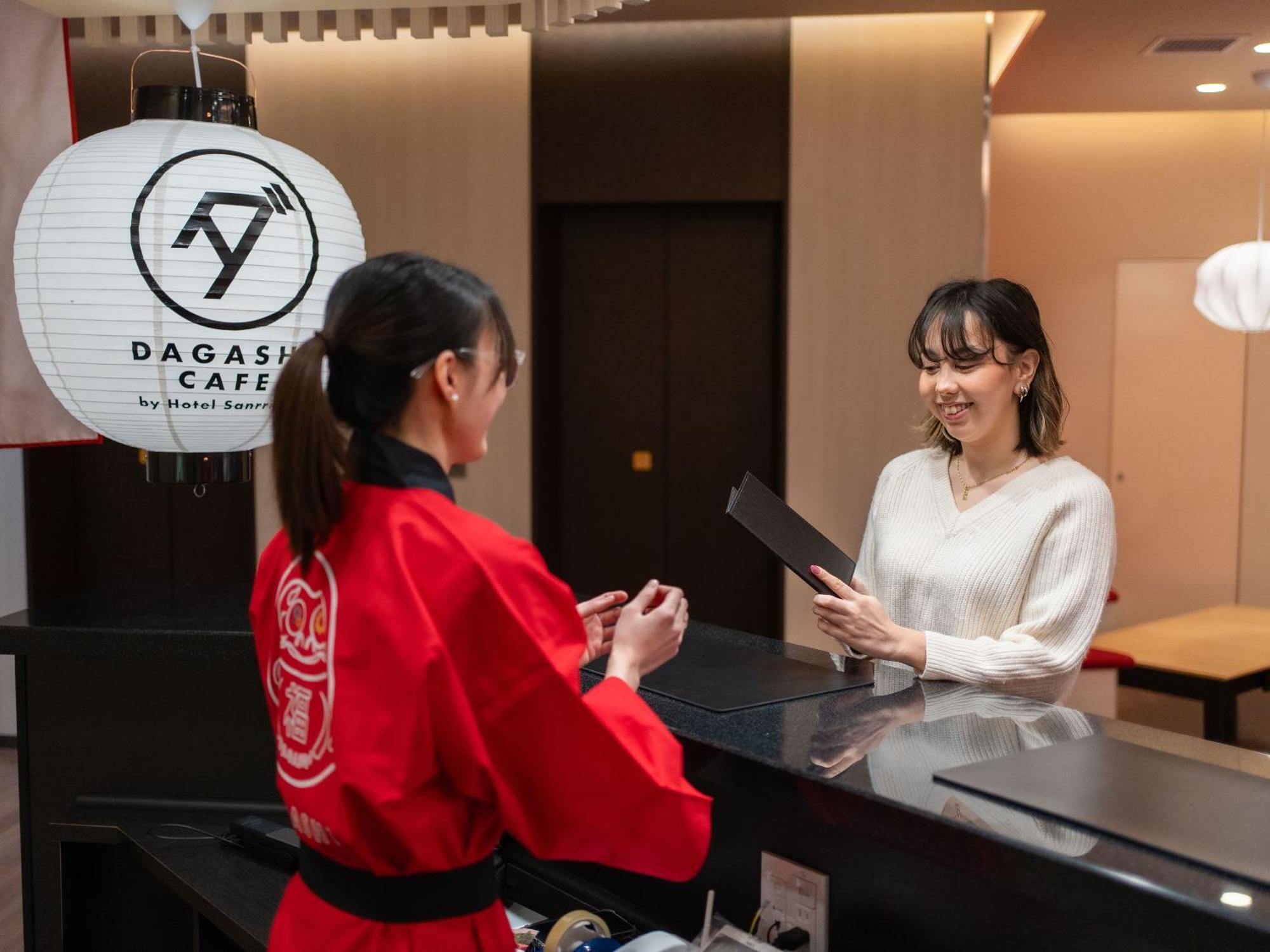 Hotel Sanrriott Shinsaibashi Осака Екстериор снимка