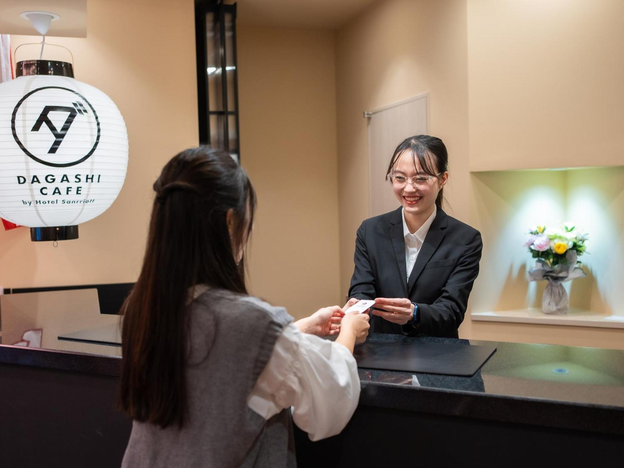 Hotel Sanrriott Shinsaibashi Осака Екстериор снимка