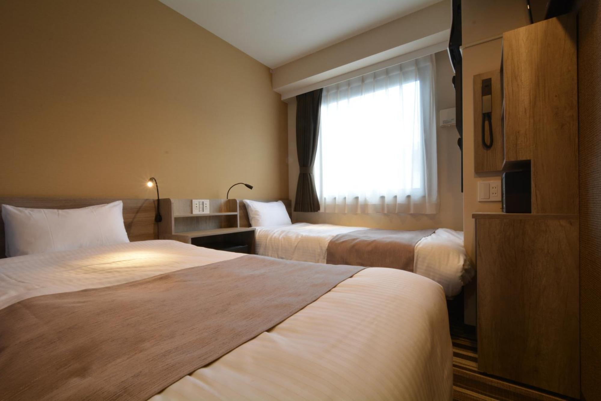 Hotel Sanrriott Shinsaibashi Осака Екстериор снимка