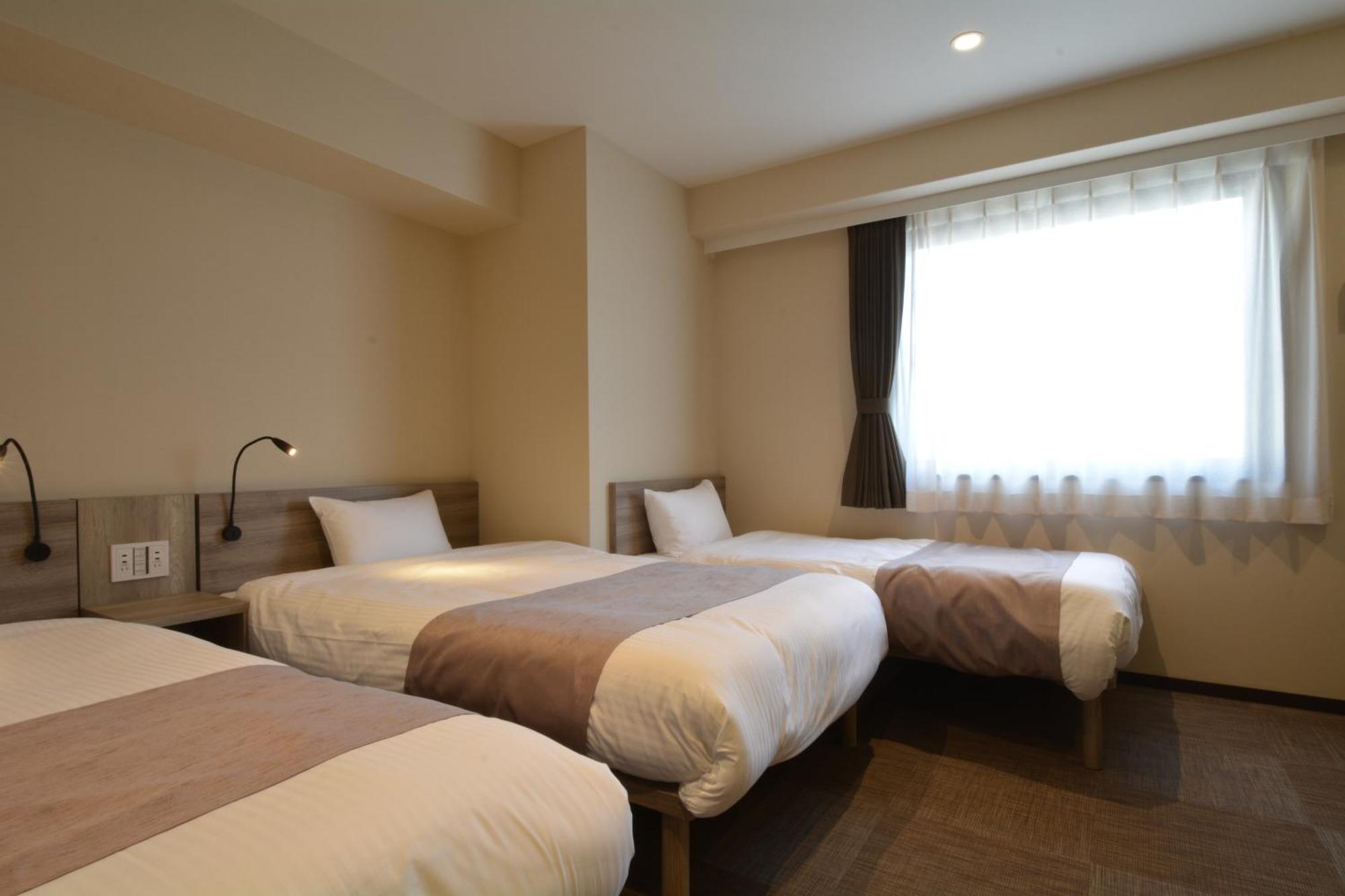 Hotel Sanrriott Shinsaibashi Осака Екстериор снимка