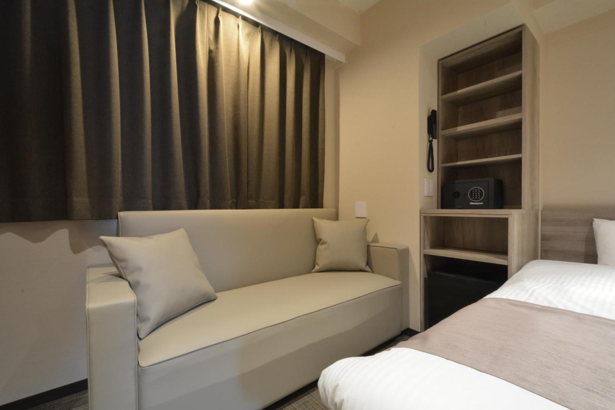 Hotel Sanrriott Shinsaibashi Осака Екстериор снимка